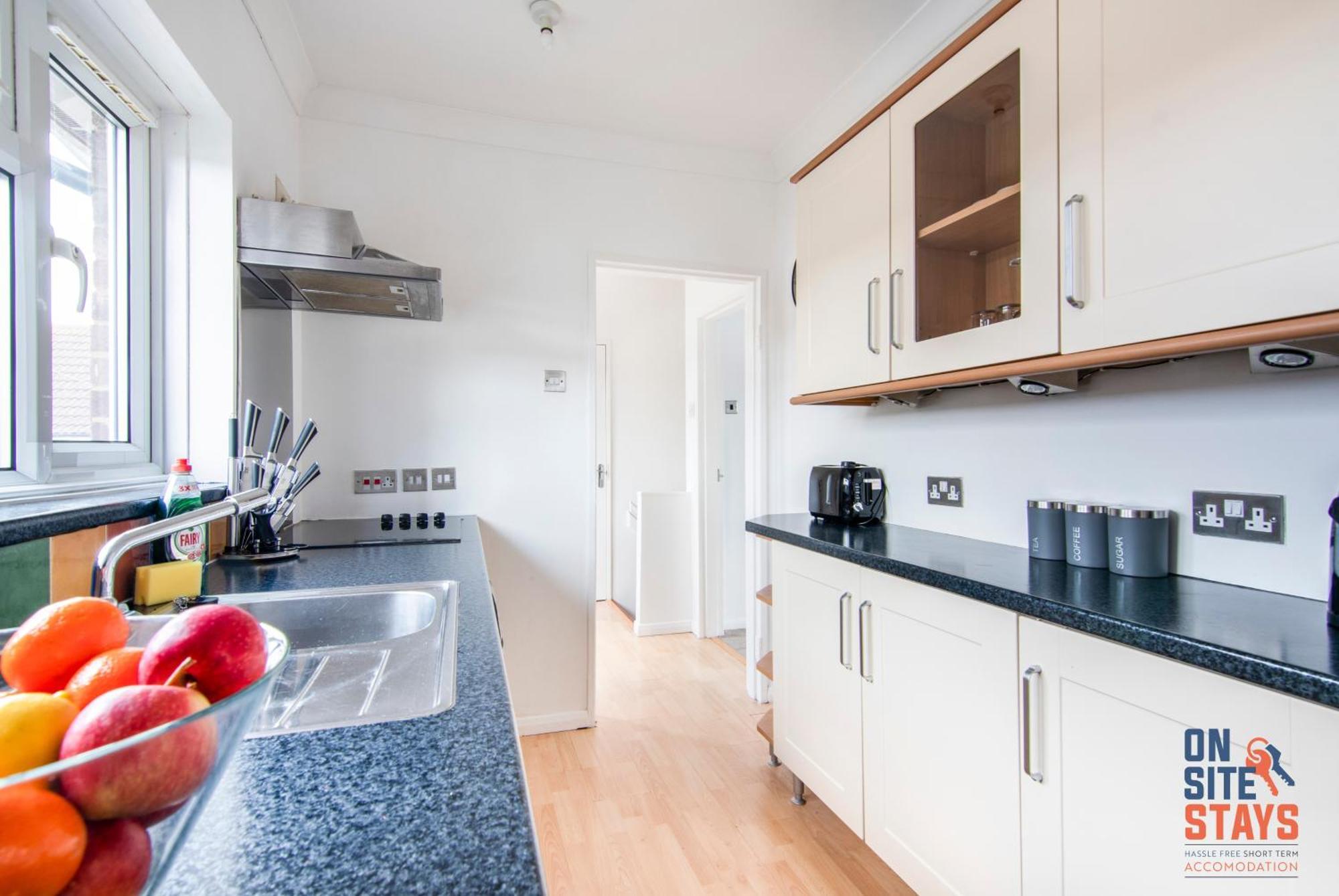 Onsitestays - Cosy 2-Bedroom Apartment With Private Entrance & Long Stay Prices Gravesend Exteriör bild