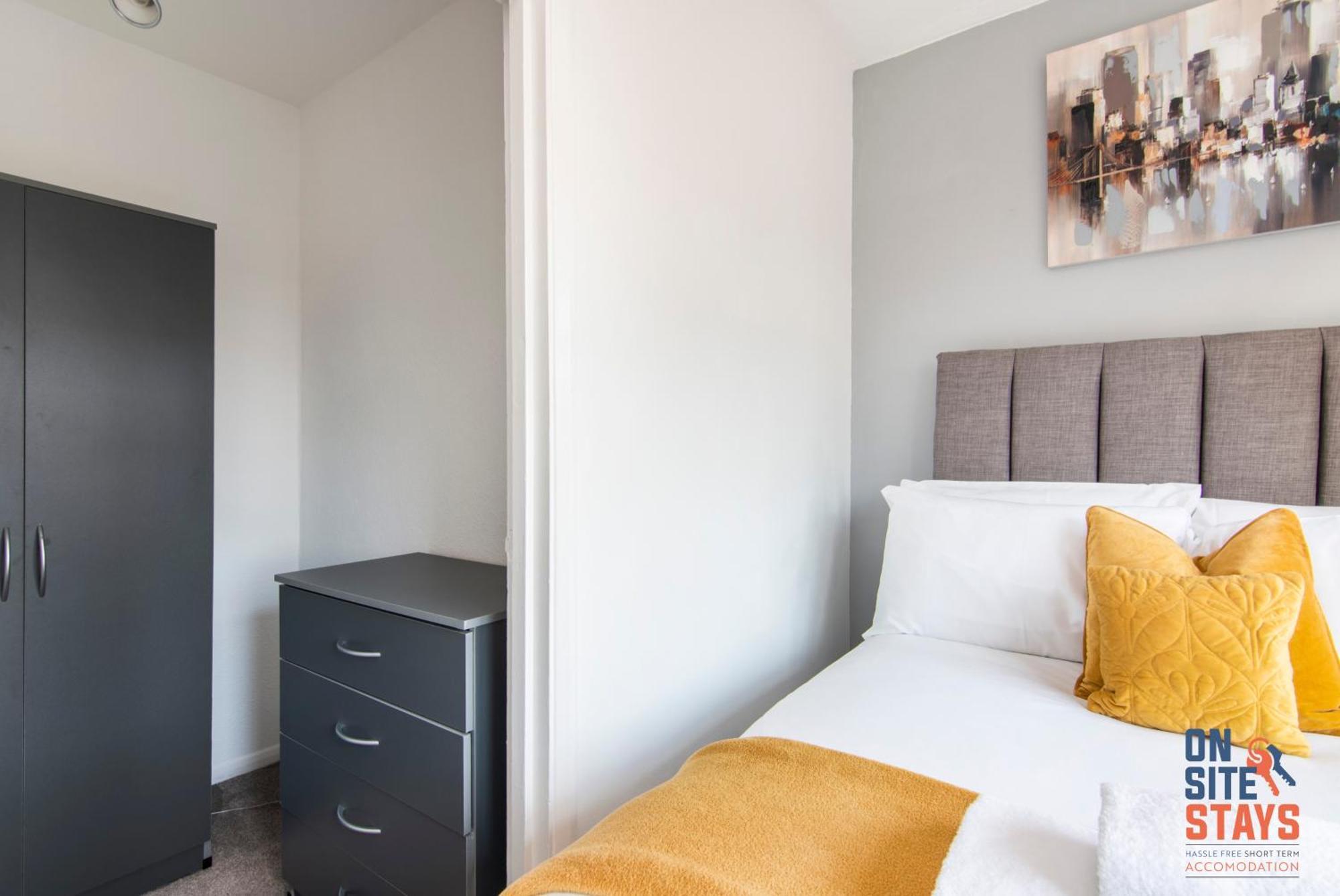 Onsitestays - Cosy 2-Bedroom Apartment With Private Entrance & Long Stay Prices Gravesend Exteriör bild