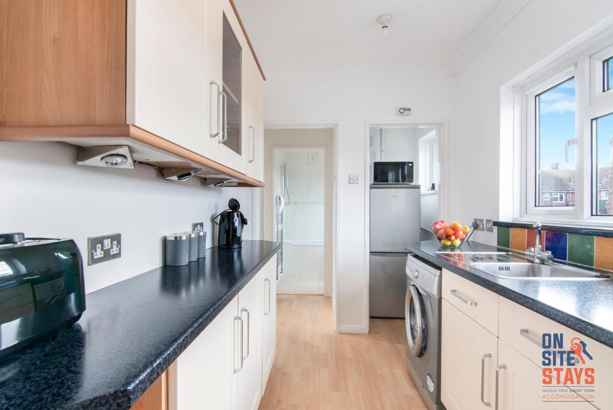 Onsitestays - Cosy 2-Bedroom Apartment With Private Entrance & Long Stay Prices Gravesend Exteriör bild