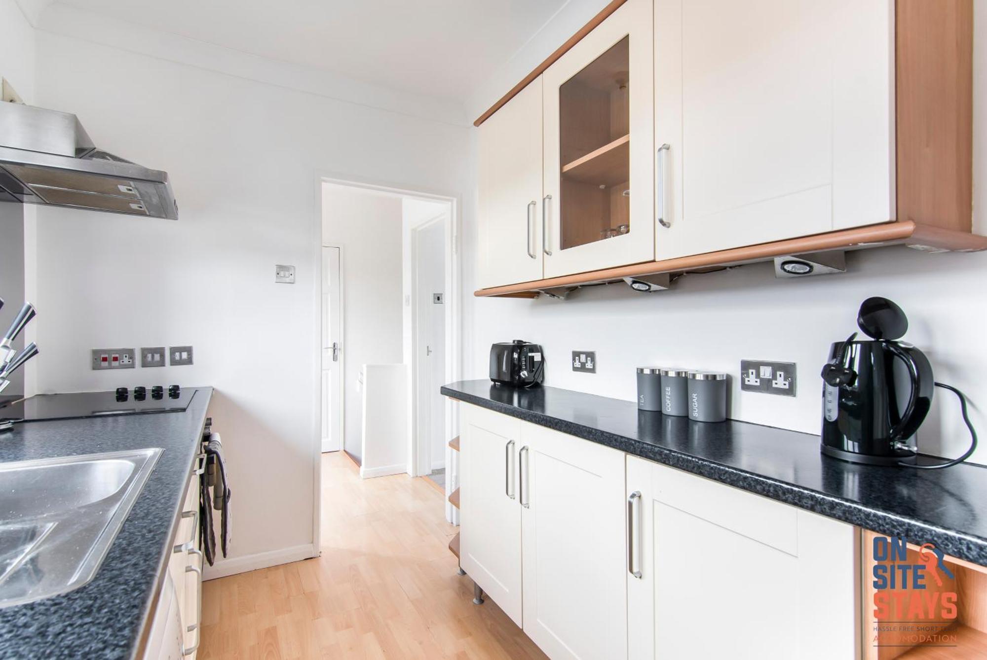 Onsitestays - Cosy 2-Bedroom Apartment With Private Entrance & Long Stay Prices Gravesend Exteriör bild