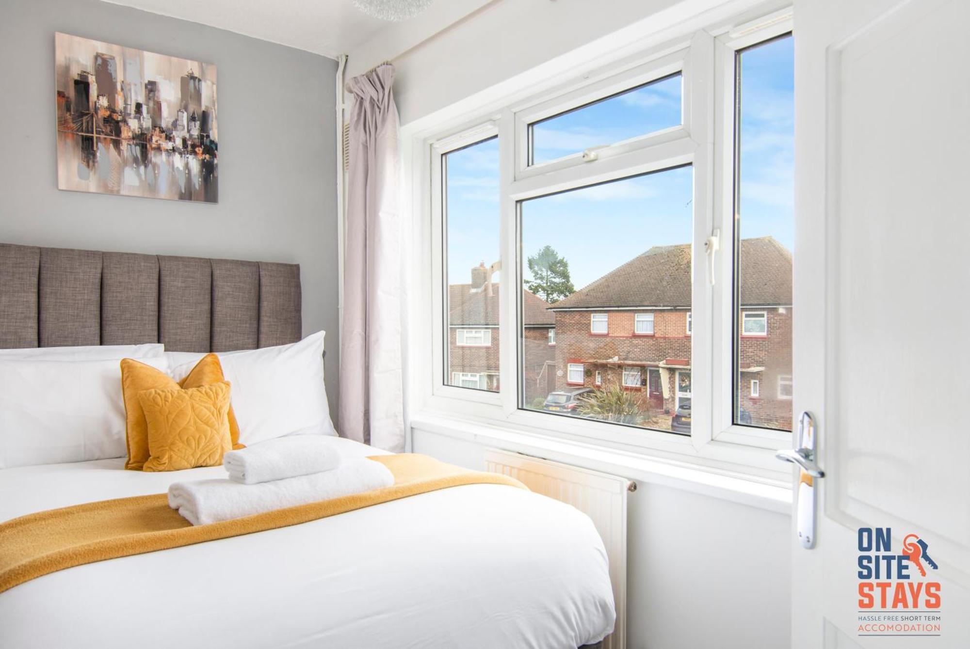 Onsitestays - Cosy 2-Bedroom Apartment With Private Entrance & Long Stay Prices Gravesend Exteriör bild